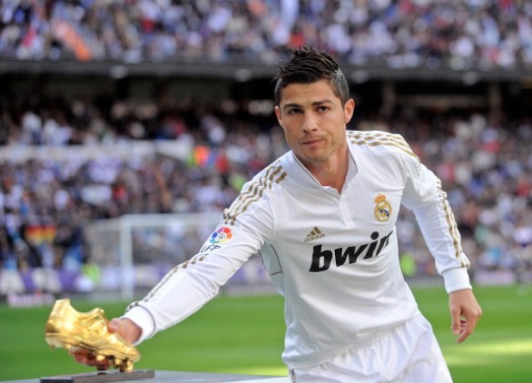 Cristiano Ronaldo saluta Madrid: la Nike lo &#8220;spinge via&#8221; con 250 milioni di euro&#8230;