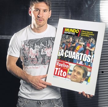 Messi posa con il titolo del Mundo Deportivo: &#8220;Ai quarti!&#8221; | Foto