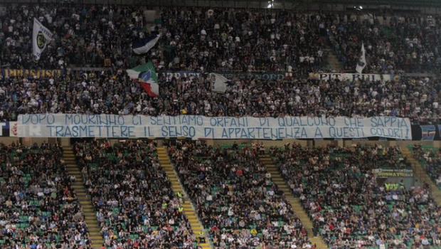 Roma-Inter | Tifosi interisti invocano Mourinho e contestano la società | Foto
