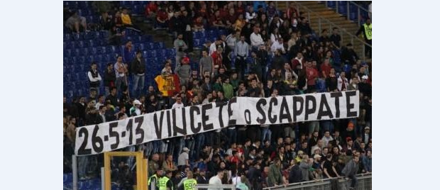 Striscione dei romanisti in vista del derby in finale: &#8220;Vincete o scappate&#8221; | Foto