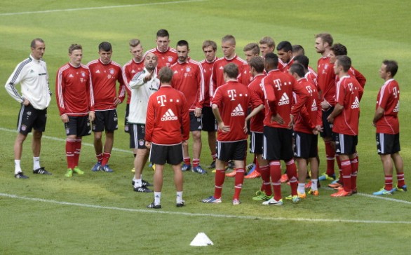 Bayern Monaco già al lavoro: in migliaia all&#8217;Allianz Arena per il primo allenamento di Guardiola