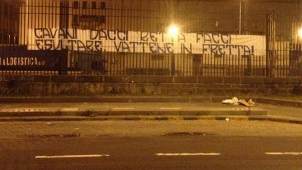 Striscioni contro Cavani a Napoli: &#8220;Vattene&#8221;