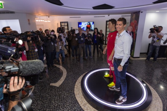 Cristiano Ronaldo per sé e per la sua Funchal: apre il museo dedicato a lui stesso | Foto