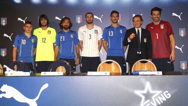 Ecco la nuova maglia dell&#8217;Italia per i mondiali di Brasile 2014 (Foto)