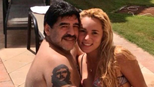 Maradona rompe con la fidanzata Rocio e la denuncia per furto