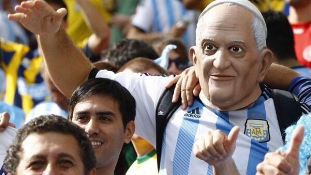 Argentina-Svizzera | Il Papa vince la&#8230; guerra con le guardie svizzere &#8211; Foto