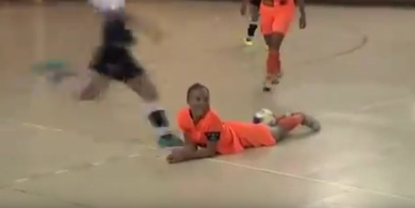 Brasile: calcio in faccia e rissa nel Futsal femminile (Video)