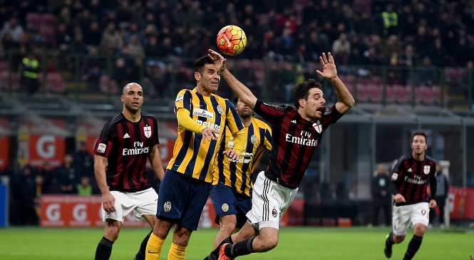 Milan &#8211; Verona, la moviola: rigore su Bonaventura, rossoneri penalizzati nei fuorigioco