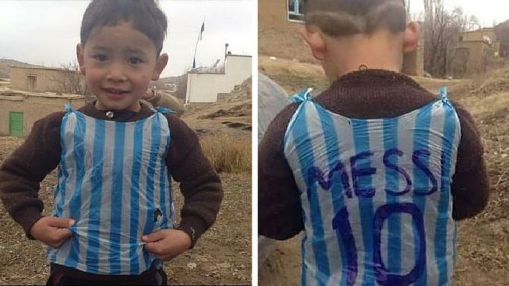 Messi: trovato in Afghanistan il baby fan con la maglia di plastica