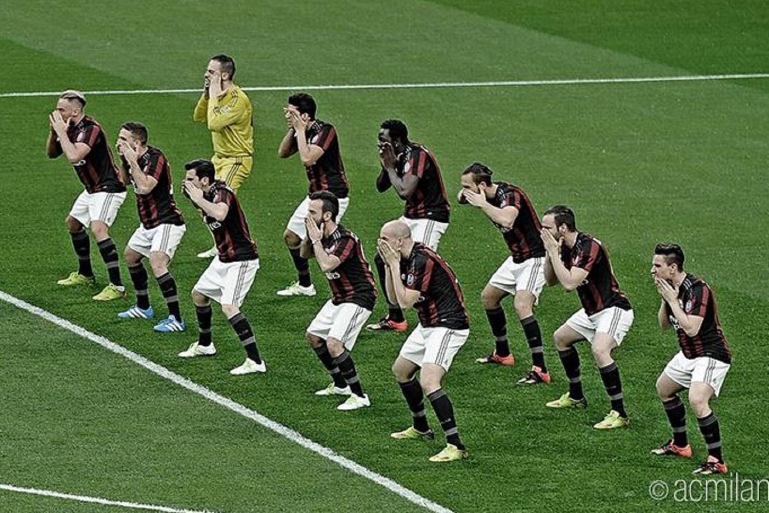 Milan: Haka prima della partita col Carpi (Video)