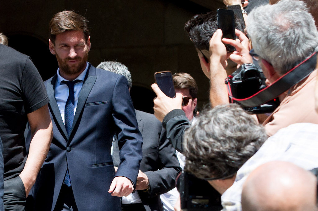 Leo Messi e il padre condannati a 21 mesi di carcere per evasione fiscale