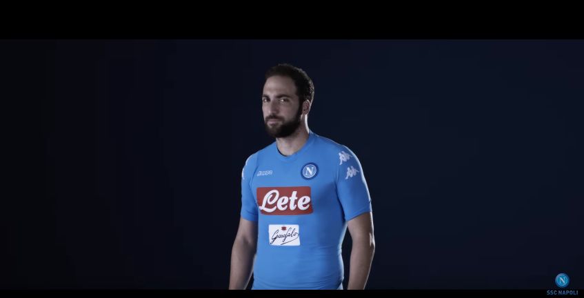 Maglia Napoli 2016-2017: tre sponsor, uno sul retro (Video e Foto)