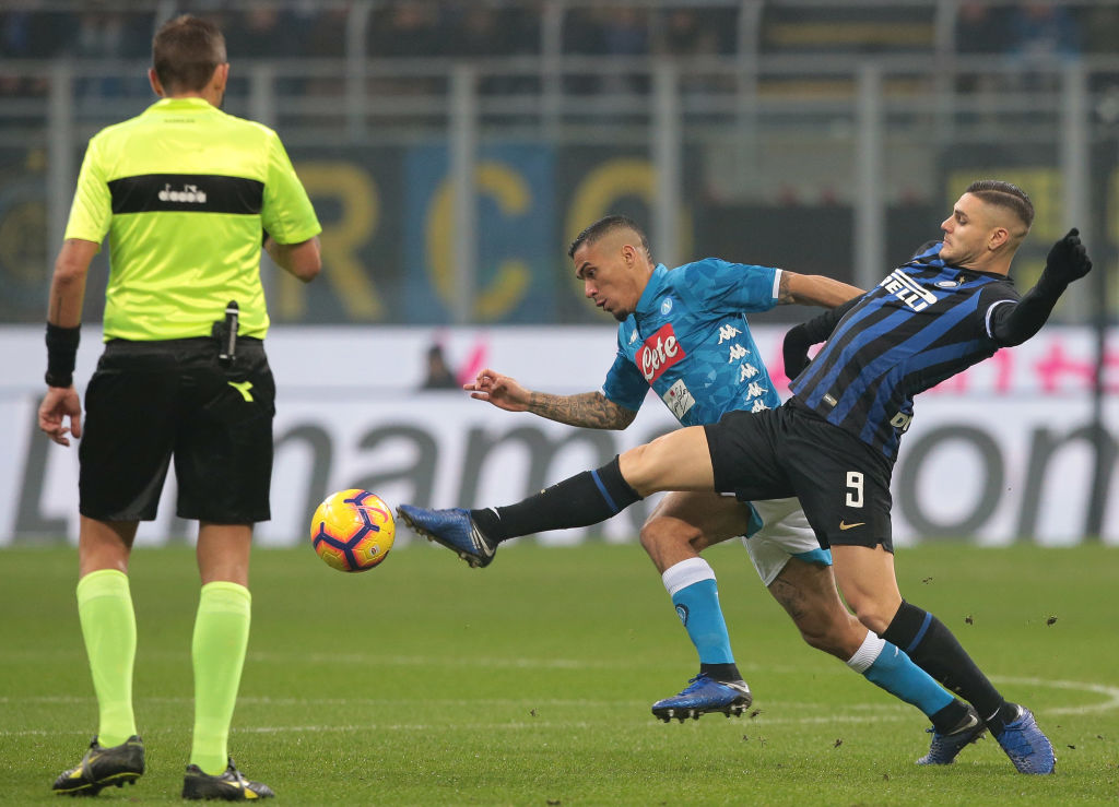 Inter-Napoli: clamorosa traversa di Icardi da centrocampo al calcio d&#8217;inizio [VIDEO]