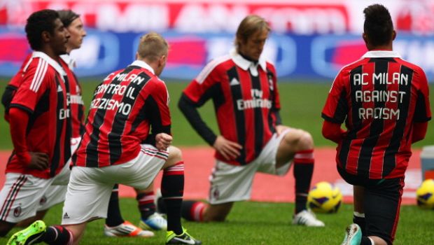 Il Milan al fianco di Boateng contro il razzismo: maglie speciali prima della partita con il Siena