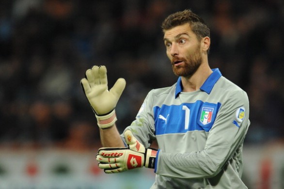 De Sanctis dice addio alla Nazionale: &#8220;Largo ai giovani, penserò al Napoli&#8221;