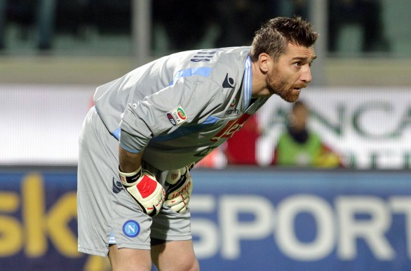 Napoli, De Sanctis rinnova e sbotta: “Assurdo criticare me e la squadra”