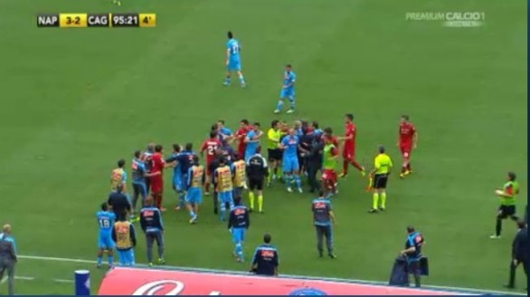 Napoli &#8211; Cagliari 3-2 | Serie A | Risultato finale: il gol-vittoria di Insigne in pieno recupero