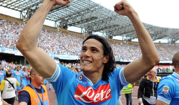 Il Chelsea piomba su Cavani: offerta di 30 milioni più Torres