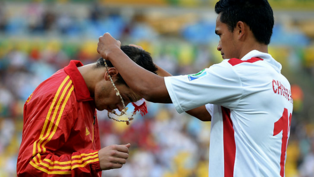Tahiti regala collanine ai giocatori spagnoli (Foto). Ma i gol subiti sono 10&#8230;