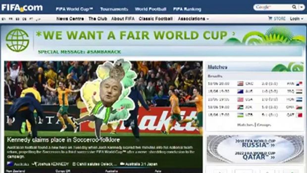 La protesta contro Brasile 2014 è anche sul web: Blatter trasformato in ballerina di samba