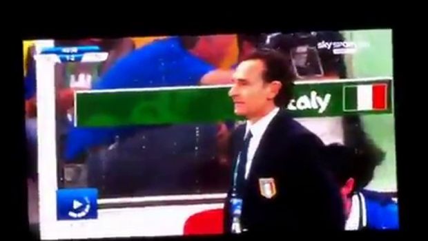 Prandelli: &#8220;Non ho bestemmiato. Marchetti rideva dopo il gol del Giappone? Stava cadendo dalla panchina&#8221; (VIDEO)
