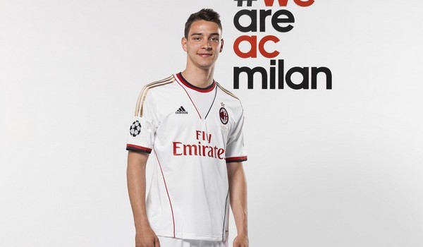 Nuova seconda maglia Milan 2013-2014: foto e dettagli