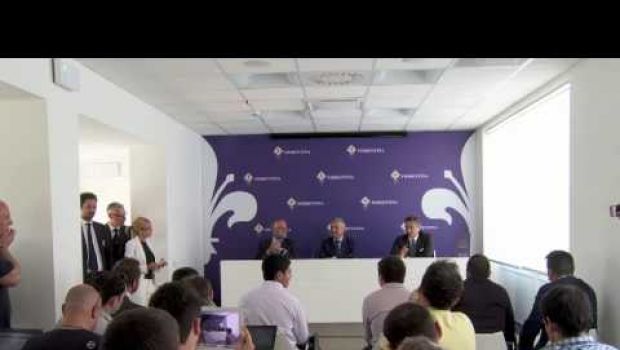 Le nuove maglie della Fiorentina per la stagione 2013/2014 | Foto e Video