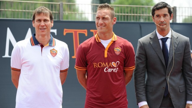 I tifosi giallorossi più fedeli sceglieranno la terza maglia della Roma