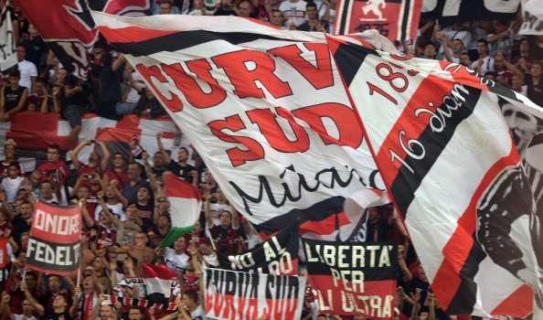 Milan, Curva Sud: &#8220;Solo sfottò ai napoletani, continueremo a intonarli&#8221;