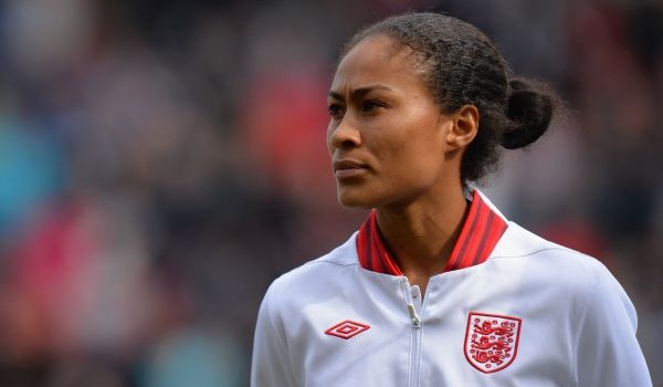 Rachel Yankey, la fuoriclasse del calcio femminile inglese: &#8220;Da bambina mi finsi maschio per giocare&#8221;