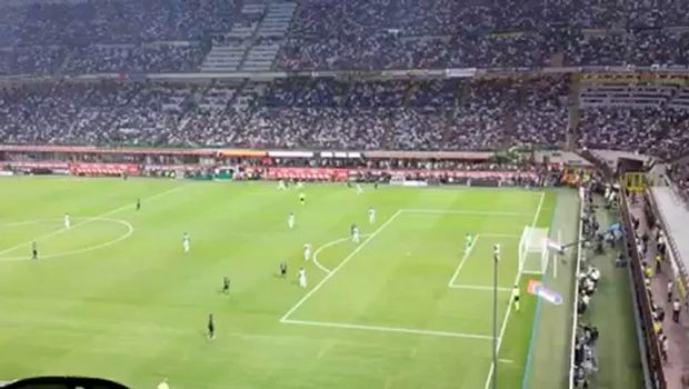 Inter-Juventus | Rissa in tribuna, i tifosi scavalcano per picchiarsi | Video