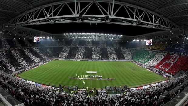 Cori allo stadio: la curva della Juve appoggia milanisti e interisti &#8211; Lotito: &#8220;Club schiavi di ultras&#8221;