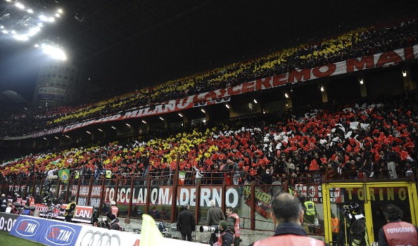 Milan, Curva Sud graziata: niente squalifica per cori anti &#8211; Napoli