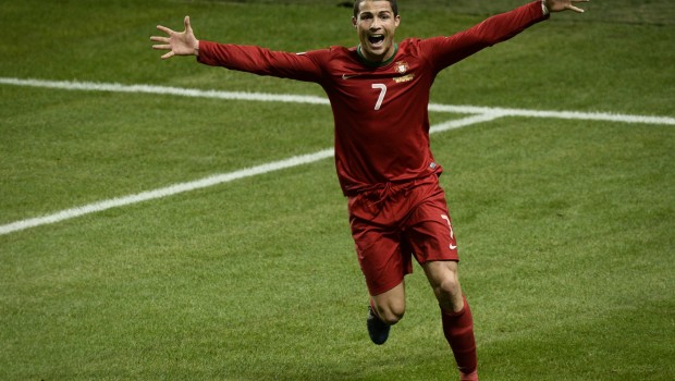 Pallone d’oro 2013, la Fifa riapre le votazioni. Per favorire Cristiano Ronaldo?