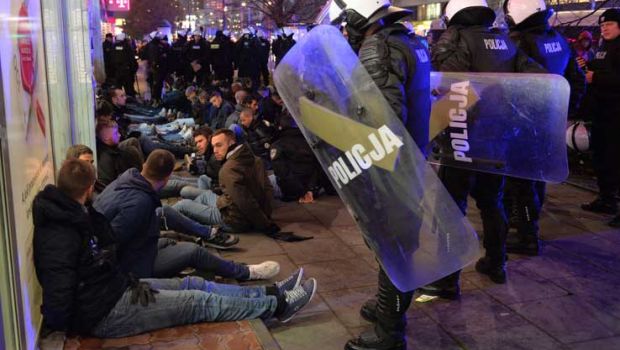 Varsavia, tutte le testimonianze: &#8220;Polizia con il lanciafiamme, atteggiamento premeditato&#8221;