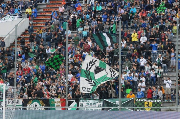 Lo stadio di Reggio Emilia è di proprietà del Sassuolo: la protesta dei tifosi reggiani