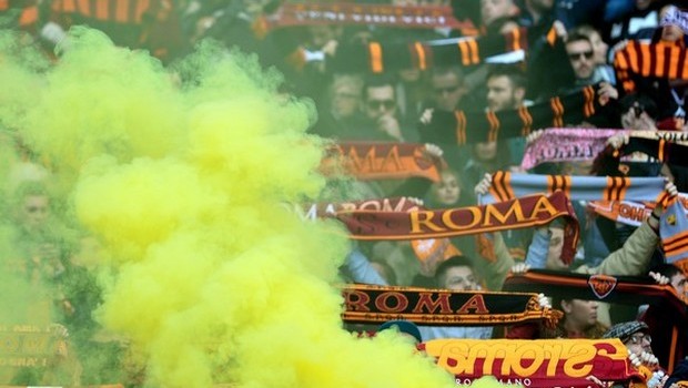 Curve chiuse, la Roma fa ricorso: i tifosi avrebbero urlato &#8220;rossoneri carabinieri&#8221;