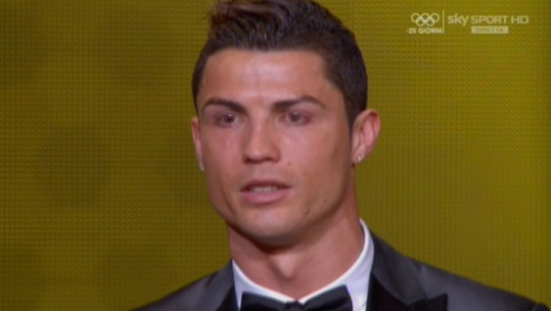 Pallone d’Oro 2013: ha vinto Cristiano Ronaldo! Ringrazia tra le lacrime