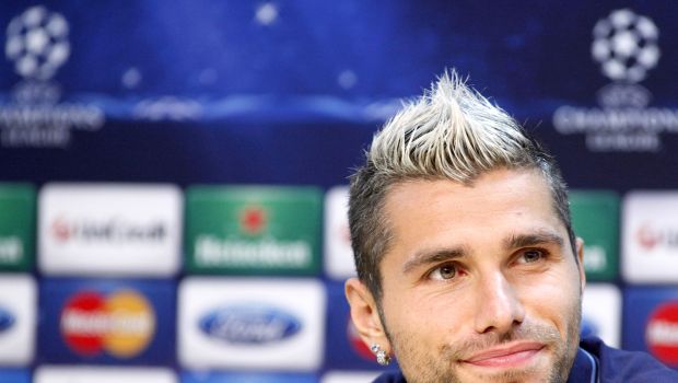 Napoli, Behrami, gli rubano la macchina: &#8220;Mi sono rotto il caxxo&#8221;