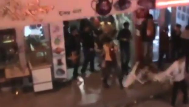 Galatasaray-Besiktas | Scontri tra tifosi nelle strade di Istanbul &#8211; Video