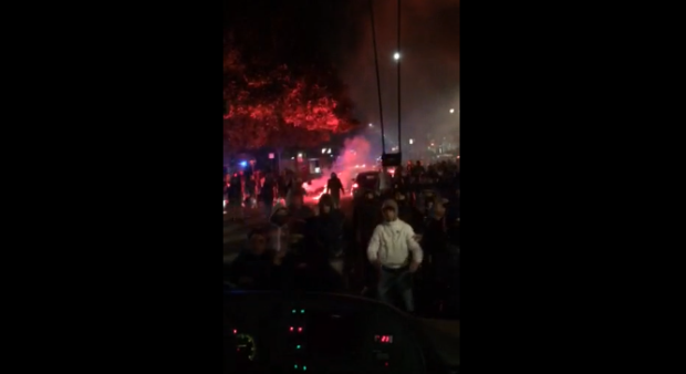 Catania-Juventus | L’assalto dei tifosi catanesi al pullman bianconero – Video