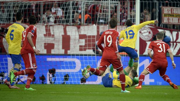 Bayern Monaco &#8211; Arsenal 1-1 | Highlights Champions League &#8211; Video Gol (Schweinsteiger, Podolski)