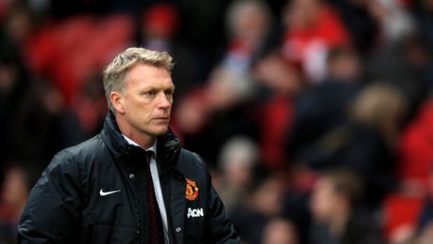 Manchester United: i tifosi noleggiano un aereo per contestare Moyes