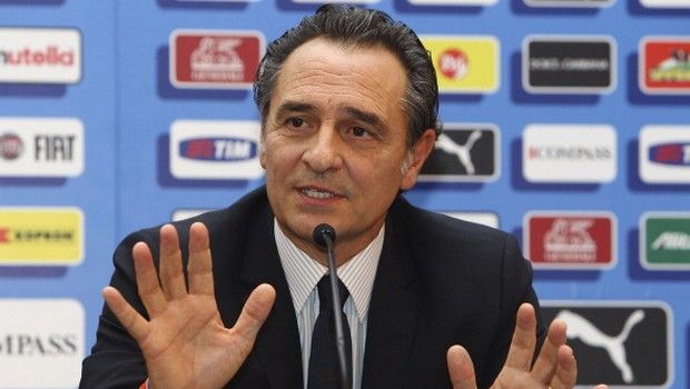 Nazionale, Cesare Prandelli: &#8220;Dubbi? Ne abbiamo tanti. Non saremo secondi a nessuno. Codice etico? Sono stufo di questi atteggiamenti&#8221;