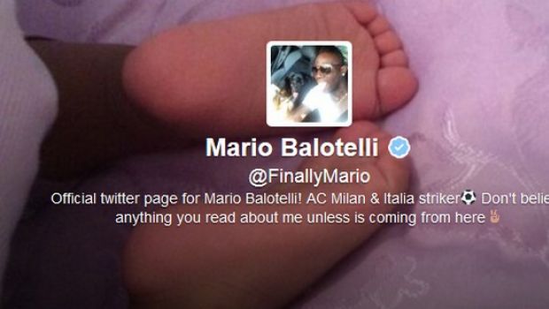 Balotelli incontra la figlia Pia Fico per la prima volta e le dedica la foto Twitter
