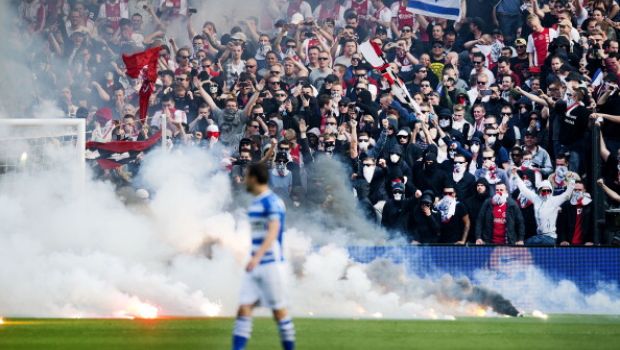 Zwolle-Ajax 5-1 in finale di Coppa&#8230; e i tifosi lanciano fumogeni &#8211; Video