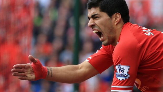 La ridicola simulazione di Suarez contro il Norwich &#8211; Video