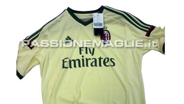 Milan: contro l&#8217;Inter debutta la maglia da trasferta 2014-2015 (Foto)