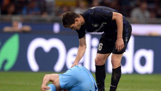 Napoli, infortunio Higuain: la finale di Coppa Italia è a rischio? (video)