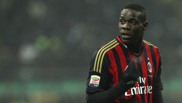 Calciomercato Milan, clamorosa ipotesi: Van Persie in cambio di Balotelli